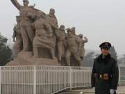 revolutionary statues flanking mao\'s mausoleum